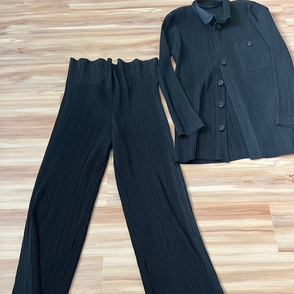 Issey Miyake pleated jacket and pant Black size S